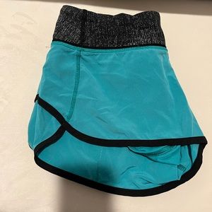 Lululemon shorts size 4